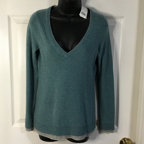 Banana Republic teal V-neck sweater, size small, NWT.  Part wool & cashmere. - Picture 1 of 12